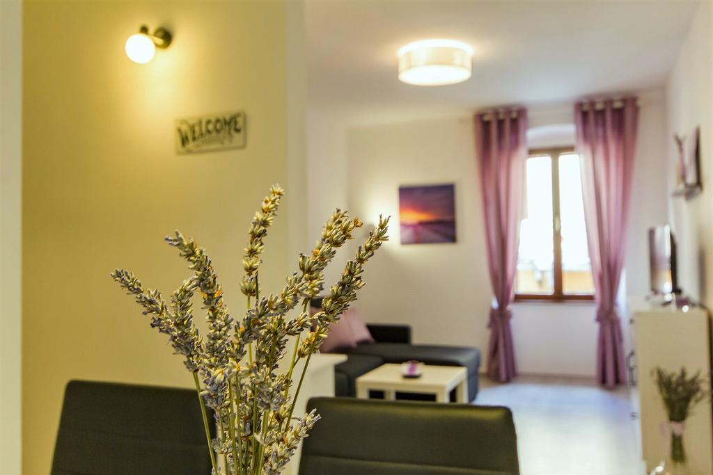 Center Apartment Lori 普拉 外观 照片