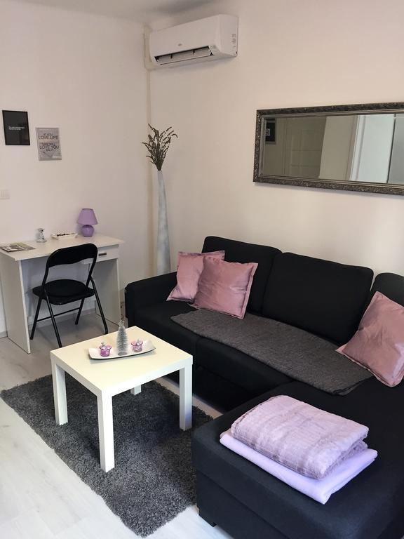 Center Apartment Lori 普拉 外观 照片